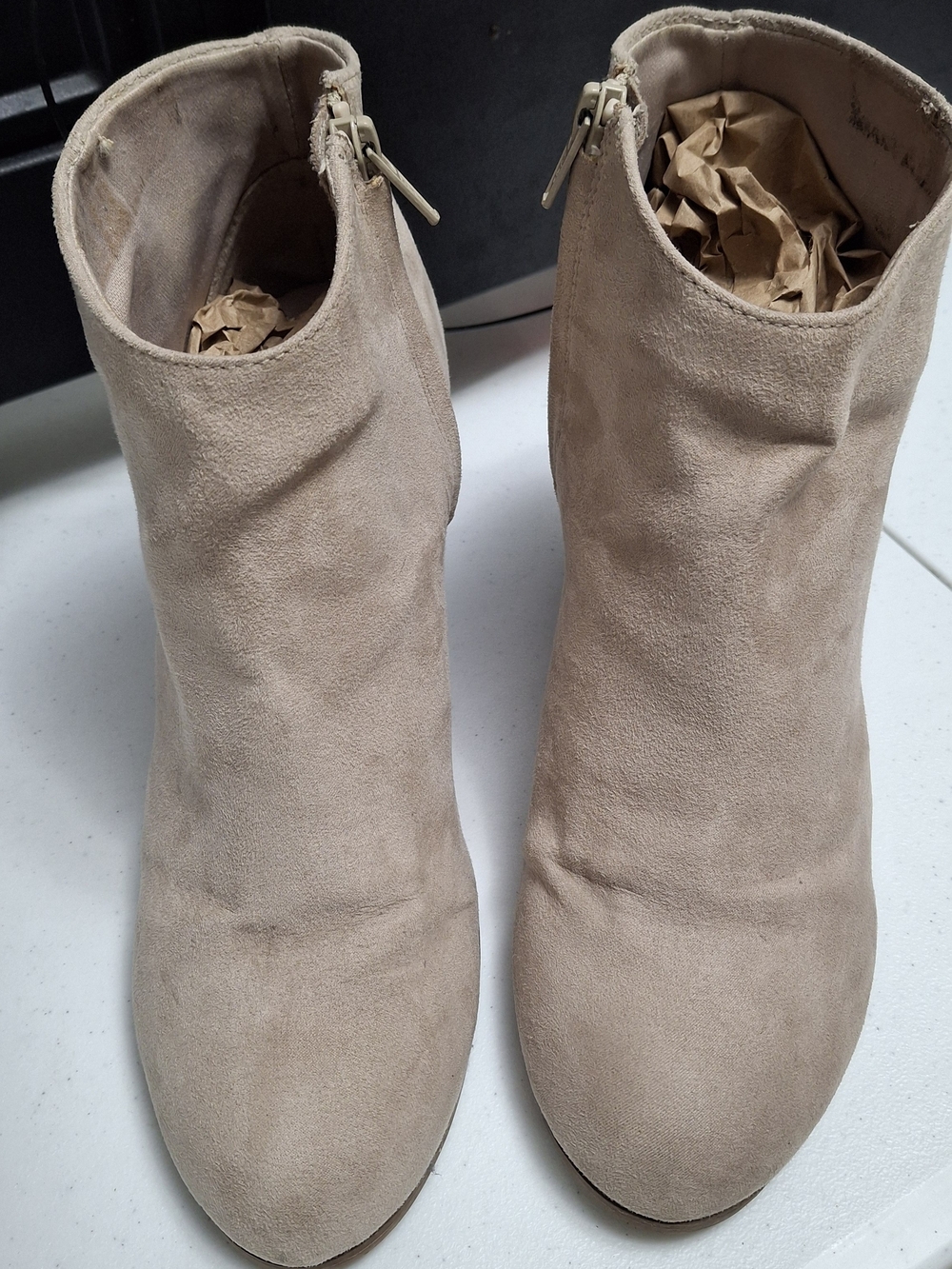 Old Navy Faux Suede Side-Zip Ankle Booties Heel Beige Size 9